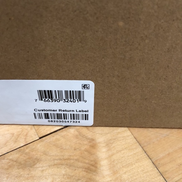 Trending Heel. Metallic Color must have. - Picture 2 of 2